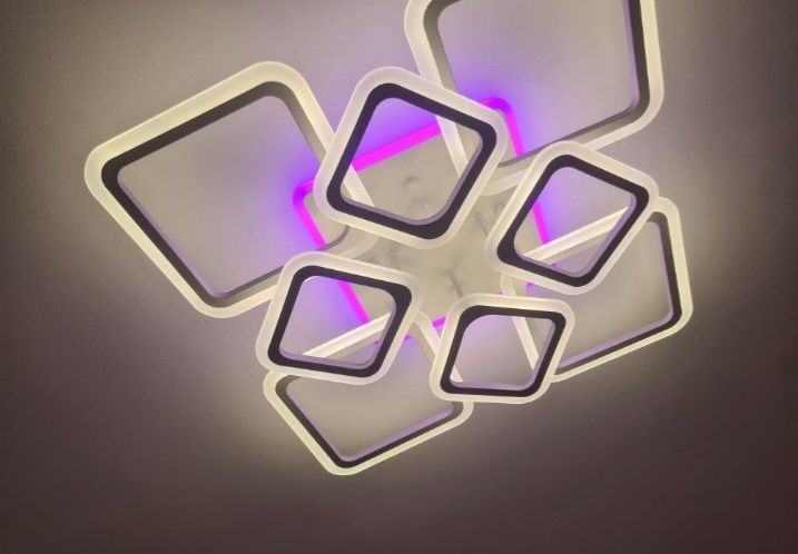 Vând 2 lustre led rgb 240w