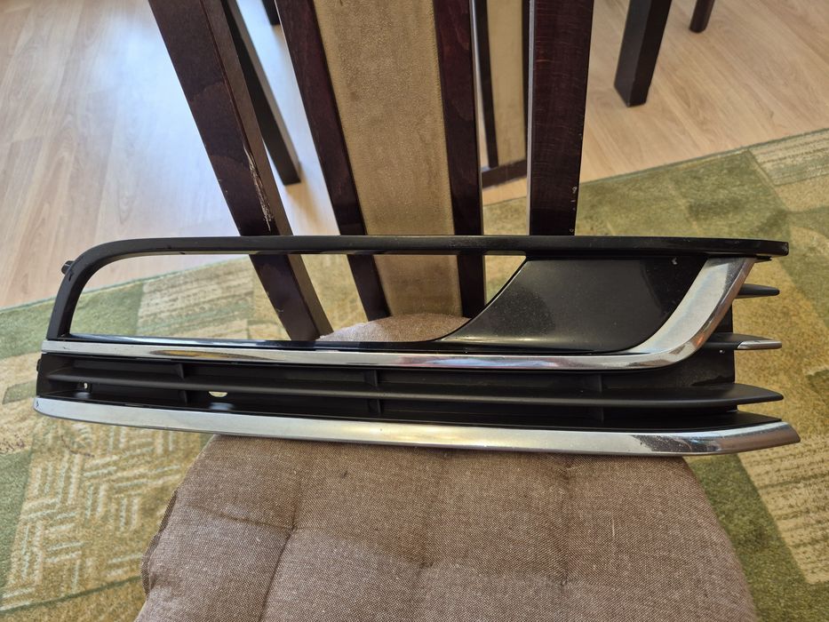 Grilă dreapta proiector Vw passat b7