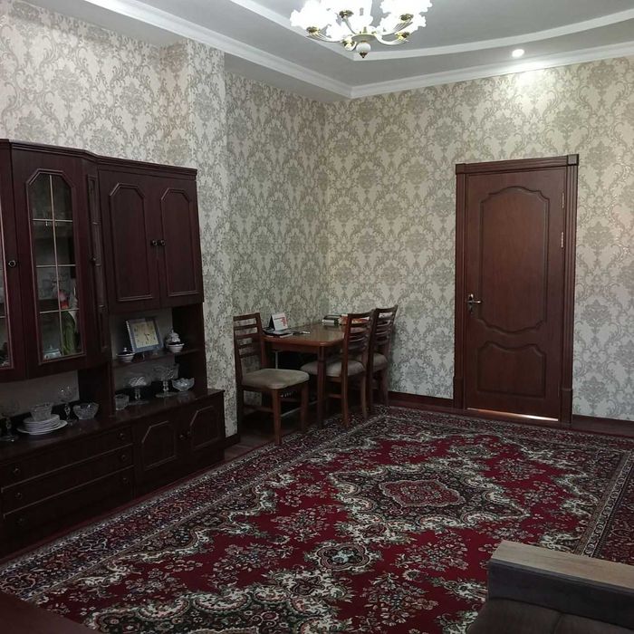 Продаётся 2/4/4 Урда,улица Алишера Навои,площадь,метро Мустакиллик.