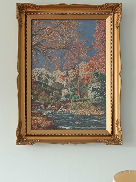 Ръчно шити гоблени с рамки