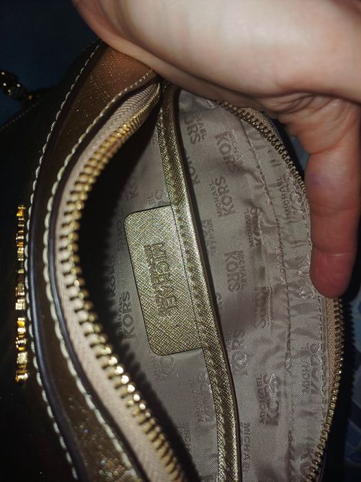 Michael Kors чанта в злато