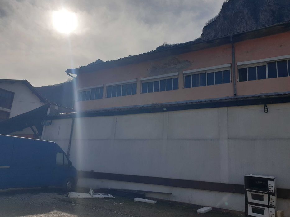 Продава се Промишлена сграда в Тетевен - 745 кв.м за 89 €/кв.м - Снимка #8