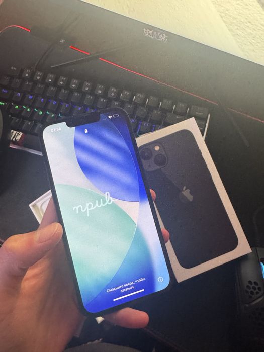 Продам Айфон 13 256ГБ 100АКБ