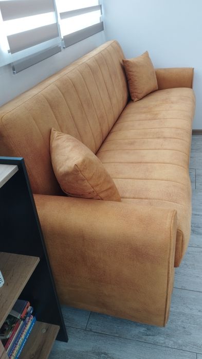 Продавам диван тройка масив и единично легло с качествен матрак,