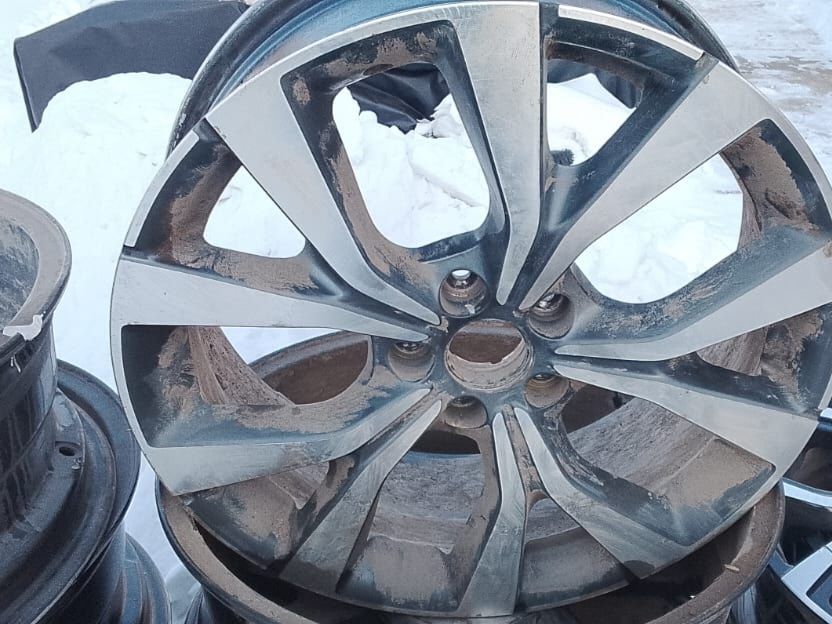 Продам Диски на черри тиго R18. В нормальном состоянии  ровные