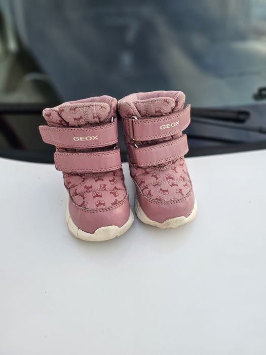 Продавам детски боти GEOX!!