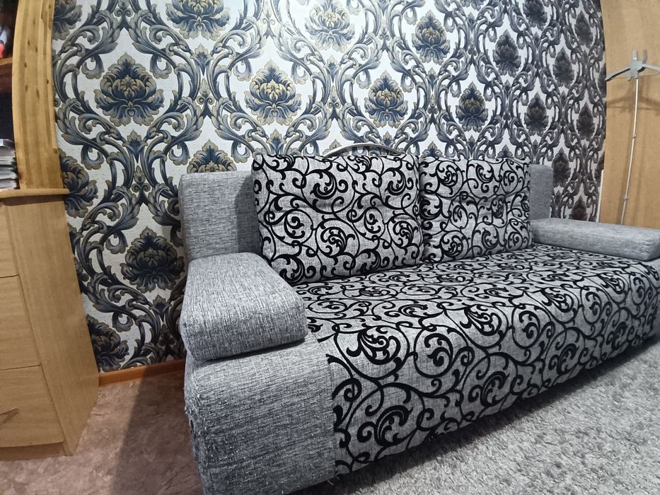 Диван, подростковый