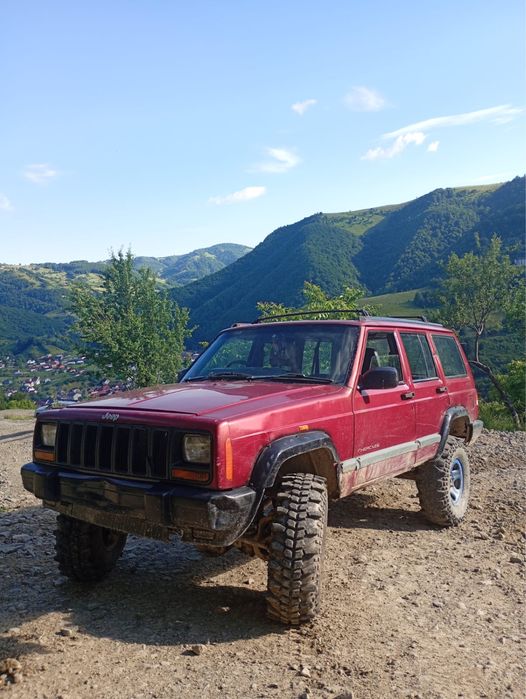 Vând Jeep Cherokee XJ (2005)