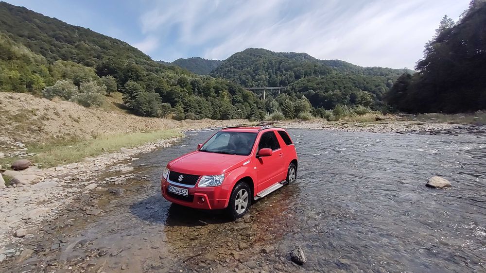Suzuki Grand Vitara 4x4 – 2007 – 1.6 Benzină + GPL – 106 CP – 3750 €