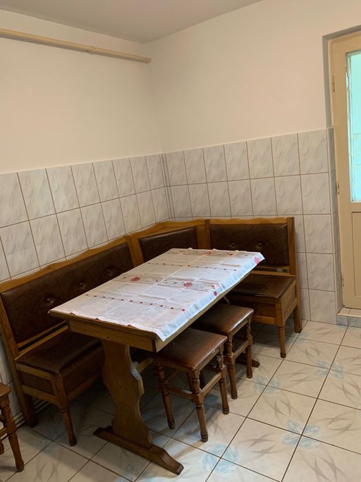 Inchiriez apartament 3 camere parter