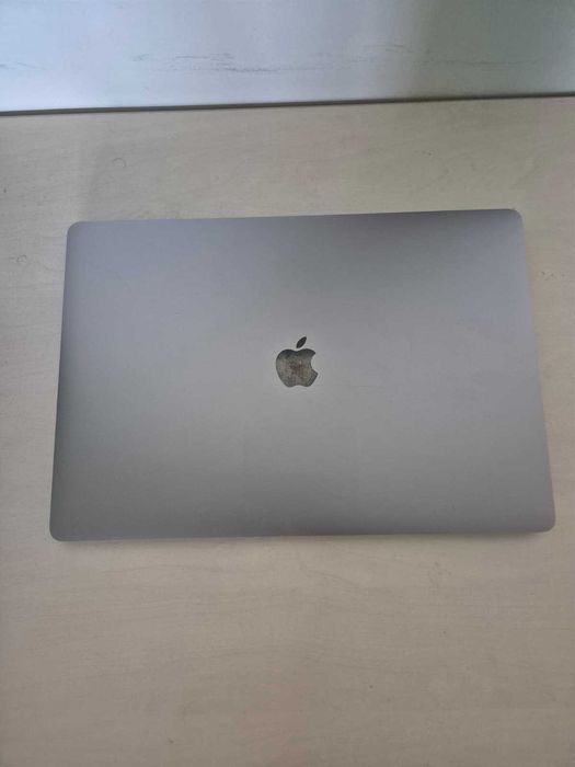 MacBook Pro 16" (2019) – Intel Core i7, 16 GB RAM, 512 GB SSD – stare foarte bună