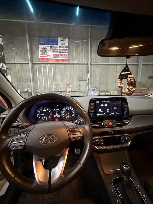 Продается Hyundai i30 PREMIUM UZ 1,5