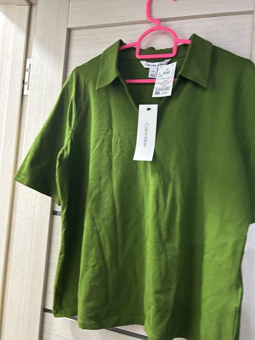 Продам футболку женскую.