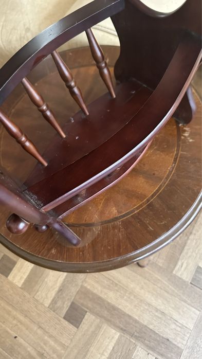 Стол для газет в офис