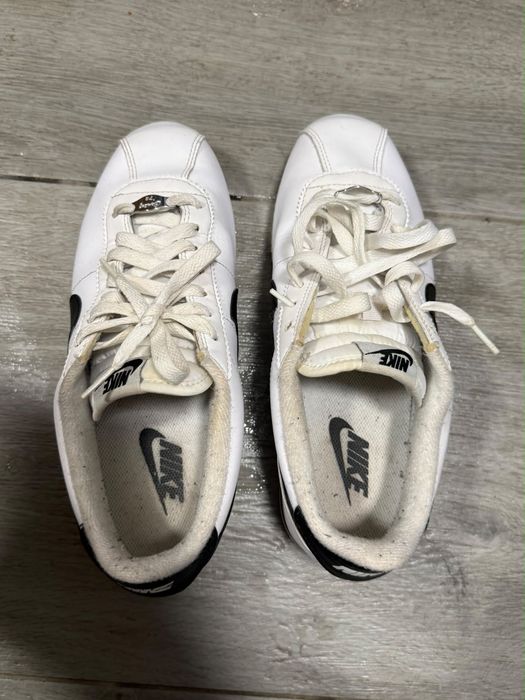 Бели Обувки Nike