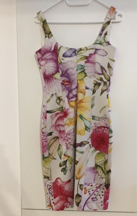 Rochie alba cu flori midi