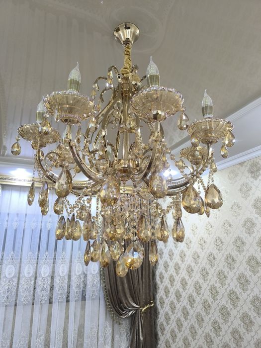 Продаю люстру очень красивая
