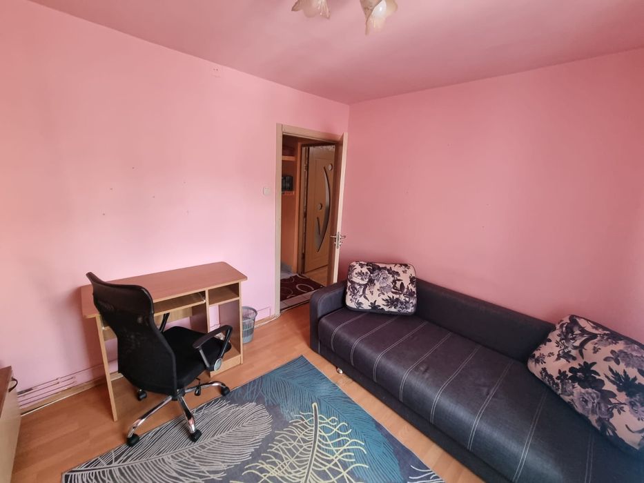 Proprietar închiriez apartament cu 2 camere zona Lipovei