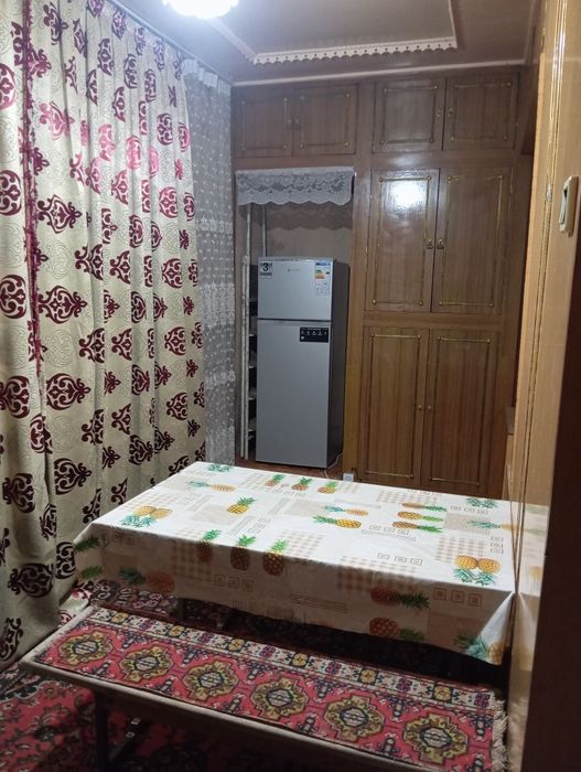 Уй сотилади йу́л юзида хамма шаройиди бор