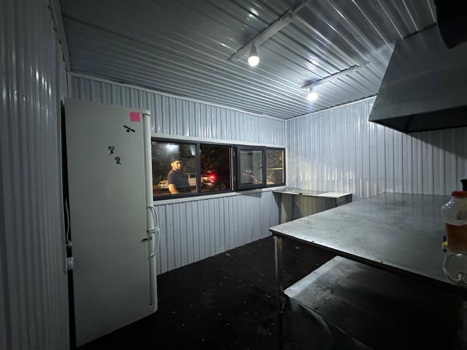 Продам киоск с холодильником