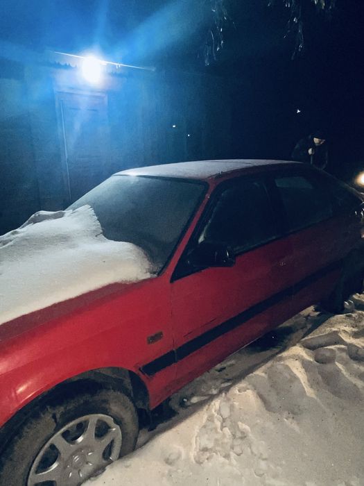 Продаётся автомобиль Mazda 626.