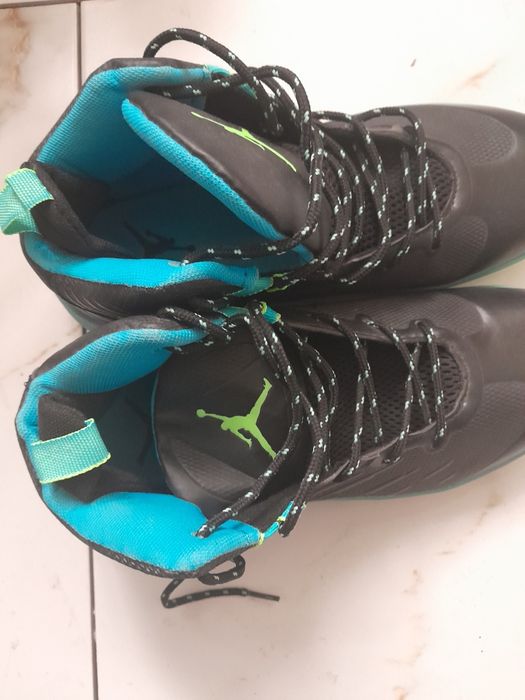 Баскетбольные крассовки размер 40