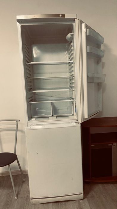 Продам холодильник