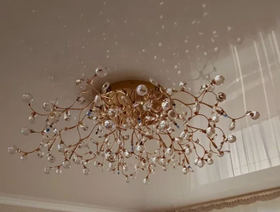 Продам люстру красивую