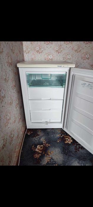 Фризер с четири чекмеджета