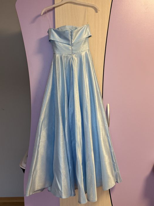 Продавам синя елегантна бална рокля