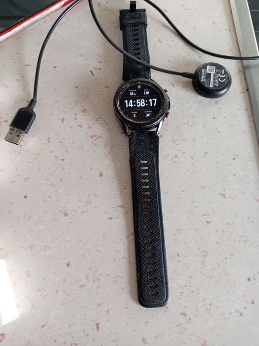 Смарт часовник Samsung