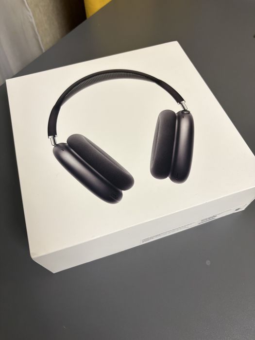 Продам AirPods Max