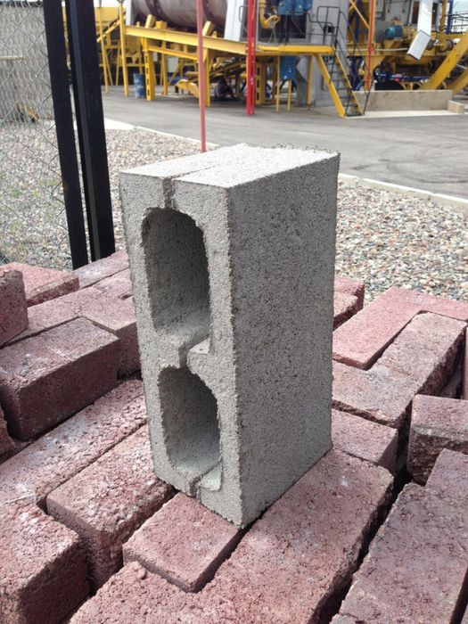 Сплитерный блок на забор