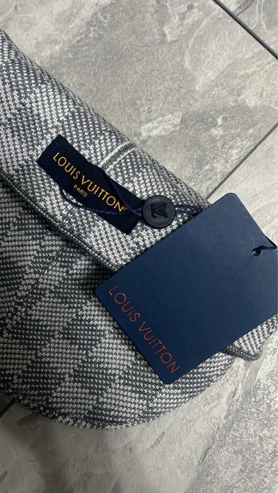 caciula louis vuitton noua