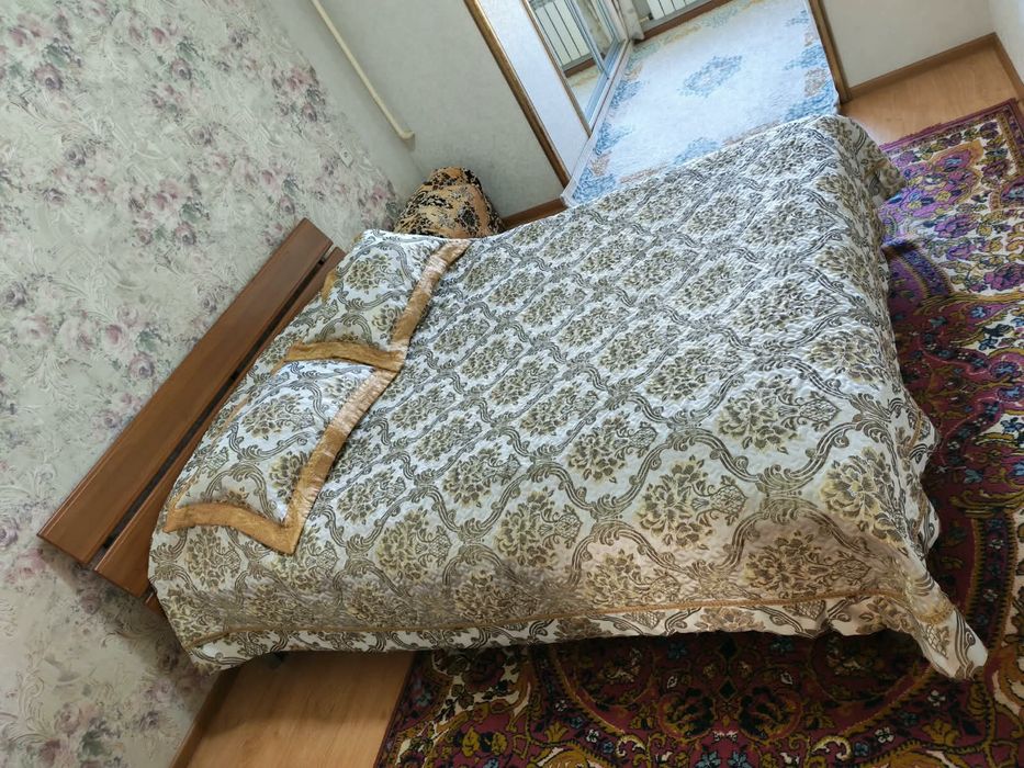Двухспальная кровать