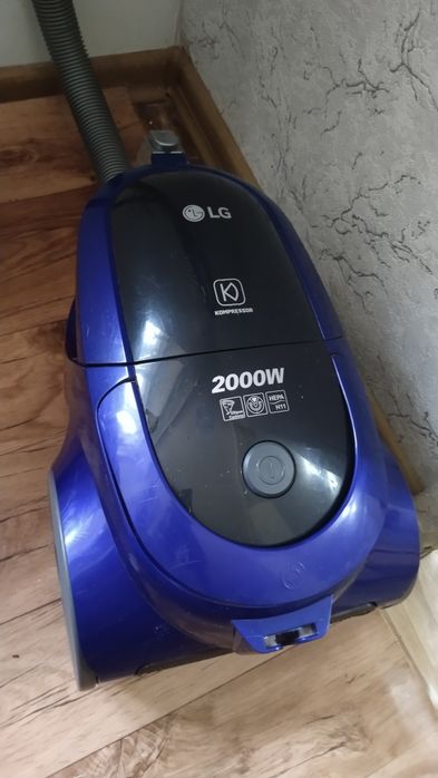 Продам прихожую пылесос холодильник