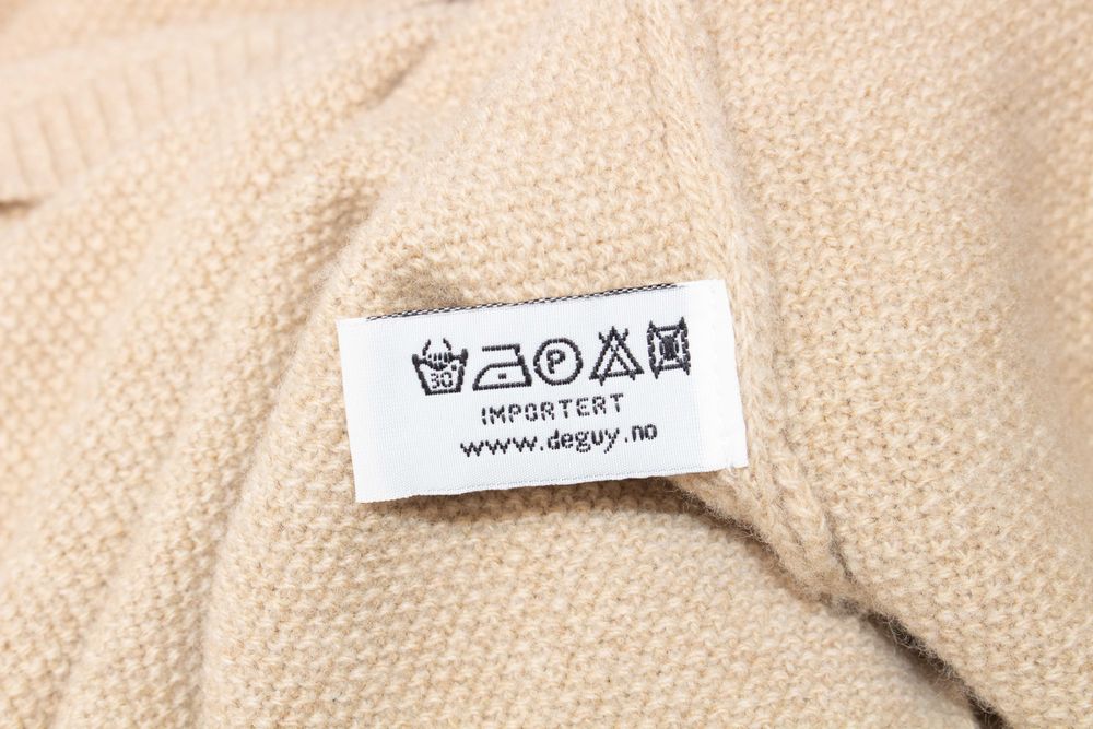 Tricot дамско пончо 100% агнешка вълна бежово яка от истински косъм