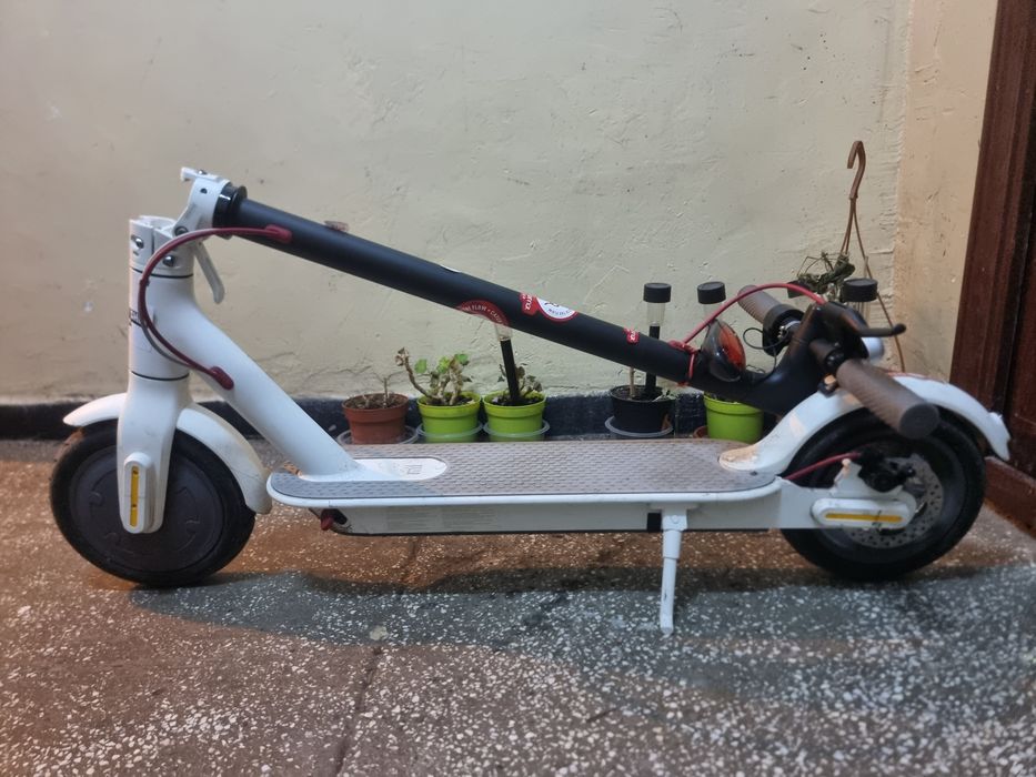 Trotineta electrica Xiaomi Mi Electric Scooter, IP54, Aluminiu, viteza