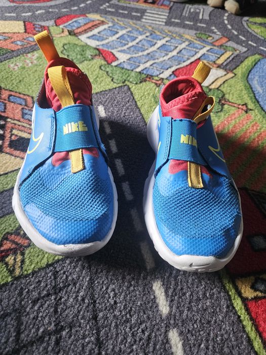 Adidasi Nike marime 28