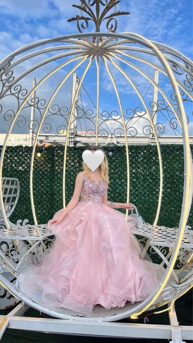 Абитуриентска рокля