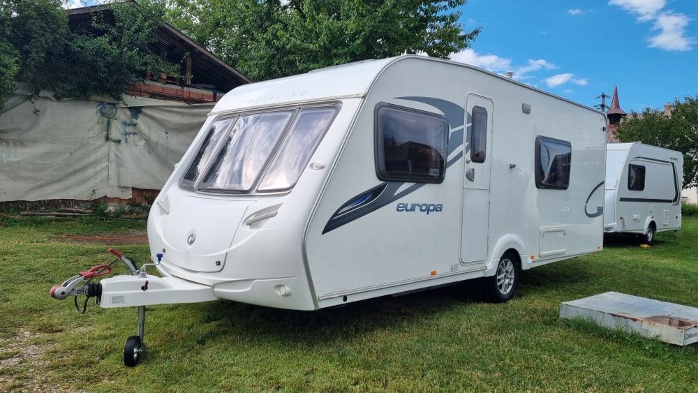 Rulota Swift Sterling Europa 550, An 2010, 2 zone, Pat matrimonial, Baie dus separat, off camping