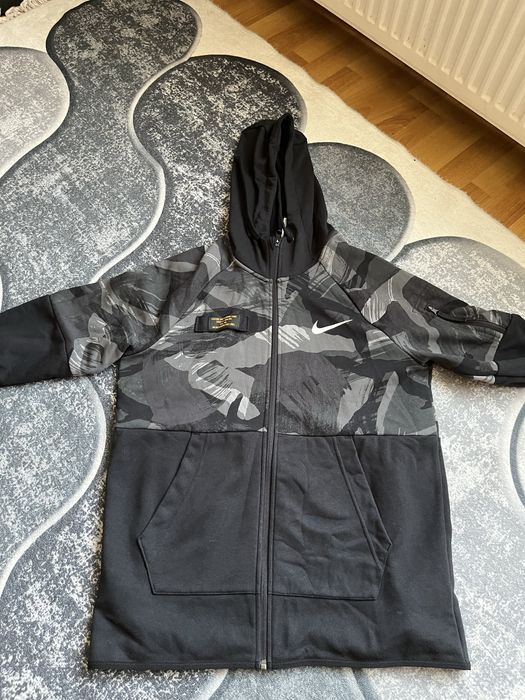 Суичъри nike M ка