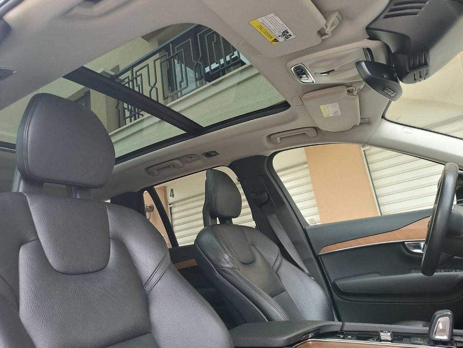 Volvo Xc90 T8 Recharge 7-местен 392кс Обслужен