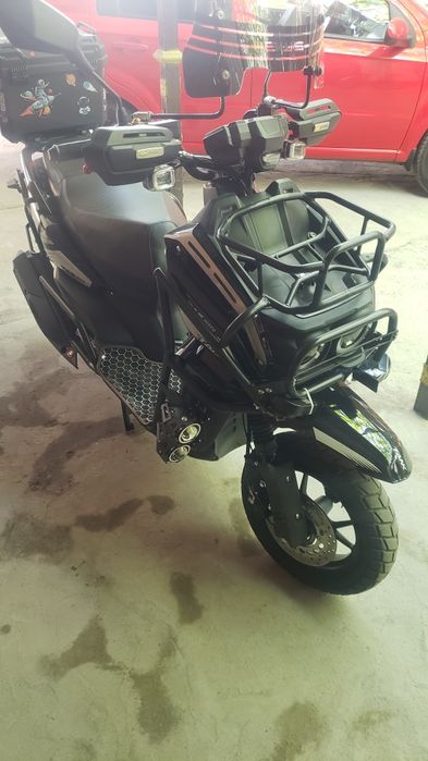 Танк скутир сотилади