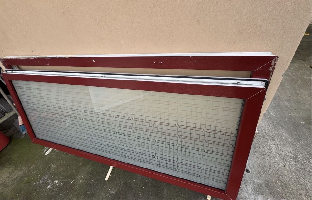 Usa balcon de termopan Salamander 5 camere grena/alb
