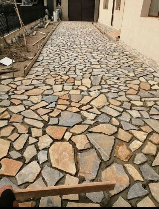 Vând piatra si montez naturala de munte