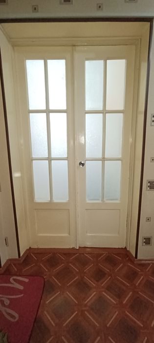 Продаются двери межкомнатные деревянные