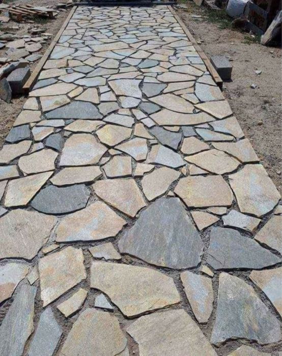 vand si montez pavaj din piatra naturala