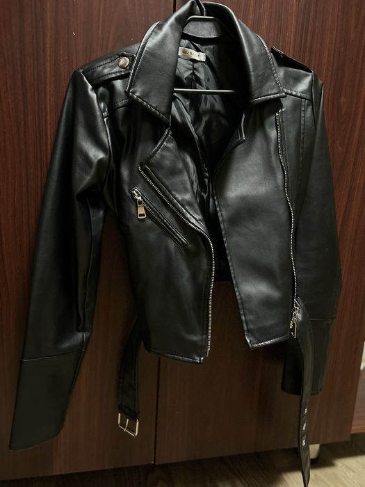 Продам куртку весна осень