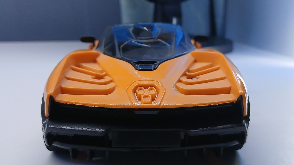 Машинка McLaren карбон